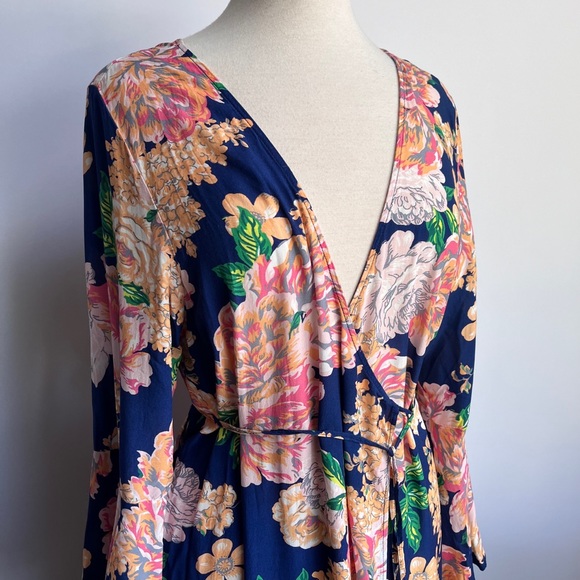 NWT Maaji Sustainable Midnight Garden Wrap Style Aubree Kimono S - Picture 8 of 16